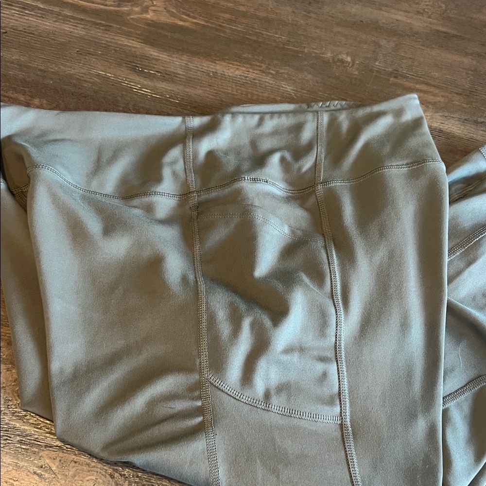 Victoria's Secret Gray Ankle Pants - Picture 5 of 5